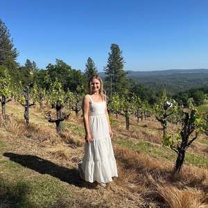 Meet your Posher, Lina